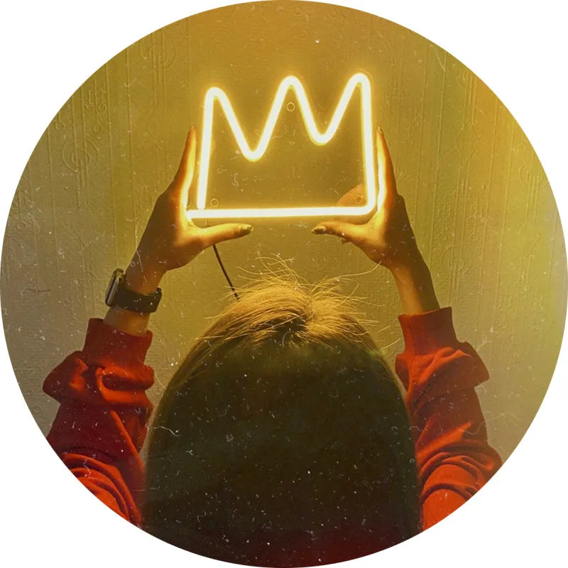 Neon Crown LED Sign – Royal & Artsy Glow Wall Decor