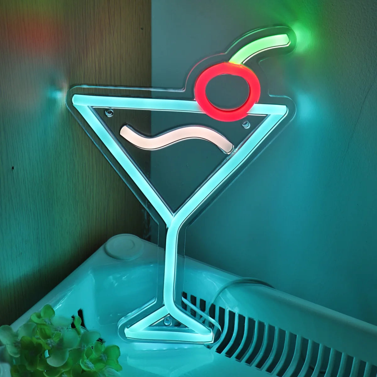 Neon Cocktail Sign – Vibrant LED Bar Light for Home, Parties, and Decor
